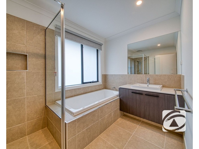 6 Ecology Crescent, Officer VIC 3809