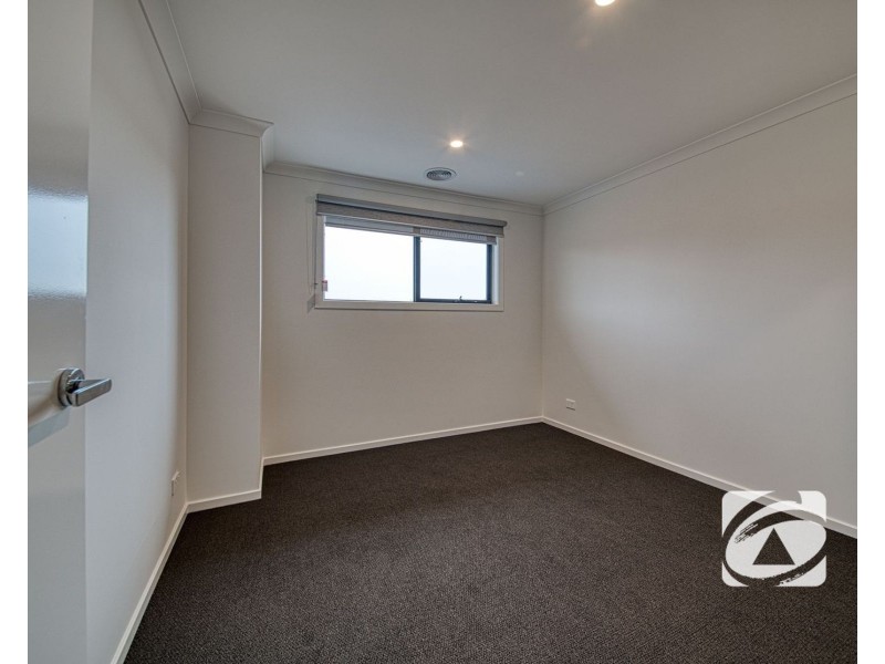 6 Ecology Crescent, Officer VIC 3809