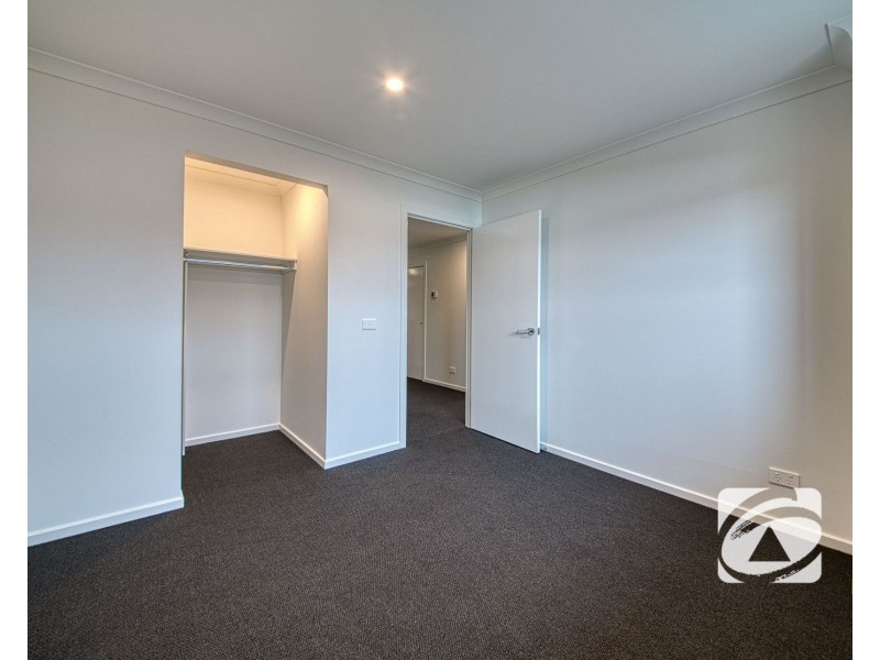 6 Ecology Crescent, Officer VIC 3809