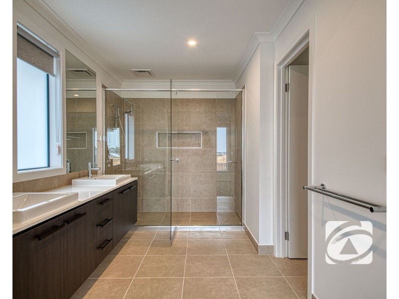 6 Ecology Crescent, Officer VIC 3809