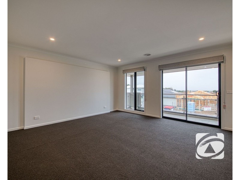 6 Ecology Crescent, Officer VIC 3809