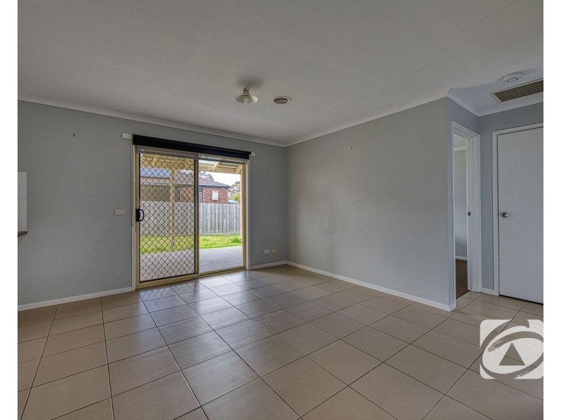 2 Spencer Place, Pakenham VIC 3810