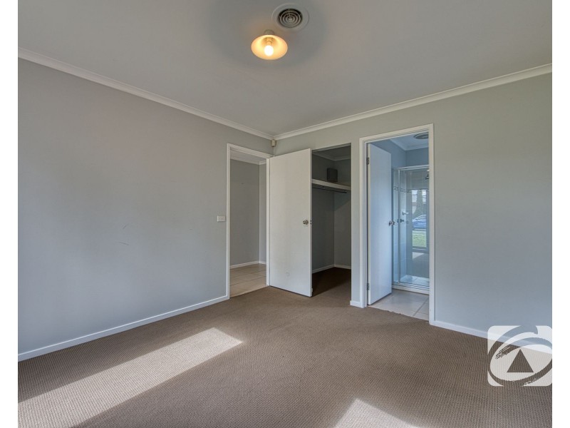 2 Spencer Place, Pakenham VIC 3810