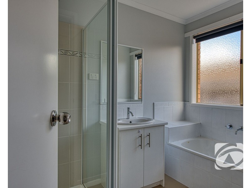 2 Spencer Place, Pakenham VIC 3810