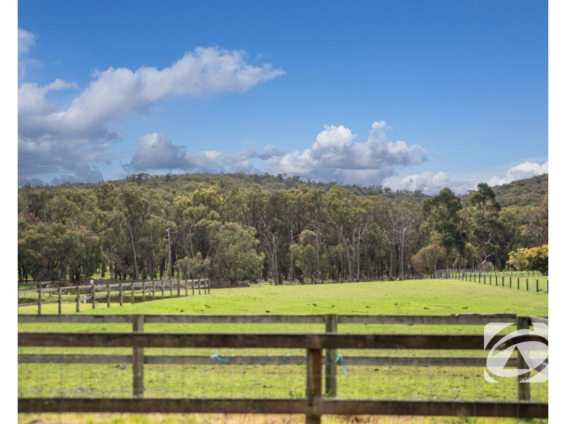 240 Brown Road, Pakenham VIC 3810