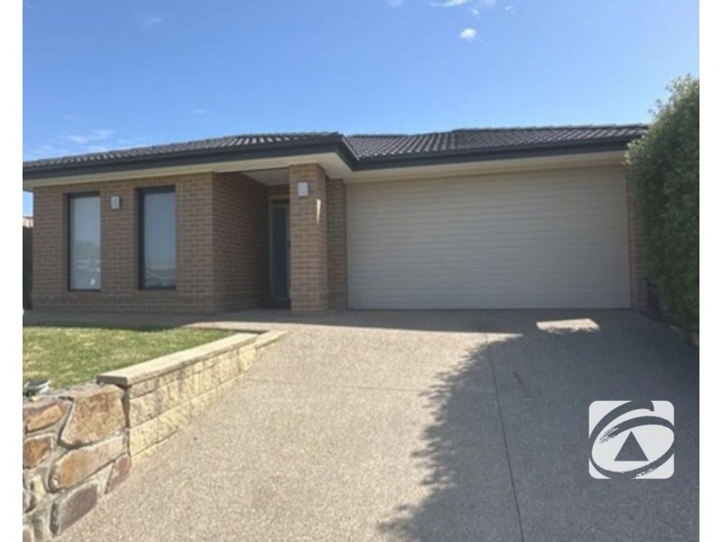 30 Burgess Avenue, Officer VIC 3809