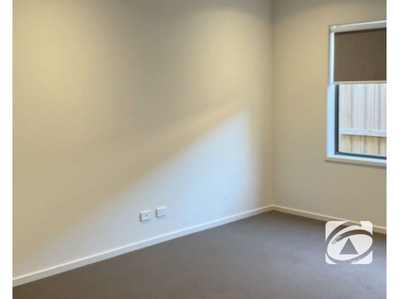 30 Burgess Avenue, Officer VIC 3809