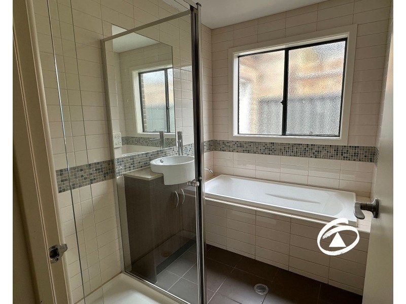 20 Seville Street, Pakenham VIC 3810