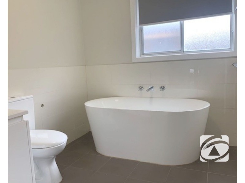 1 Wadsley Avenue, Pakenham VIC 3810