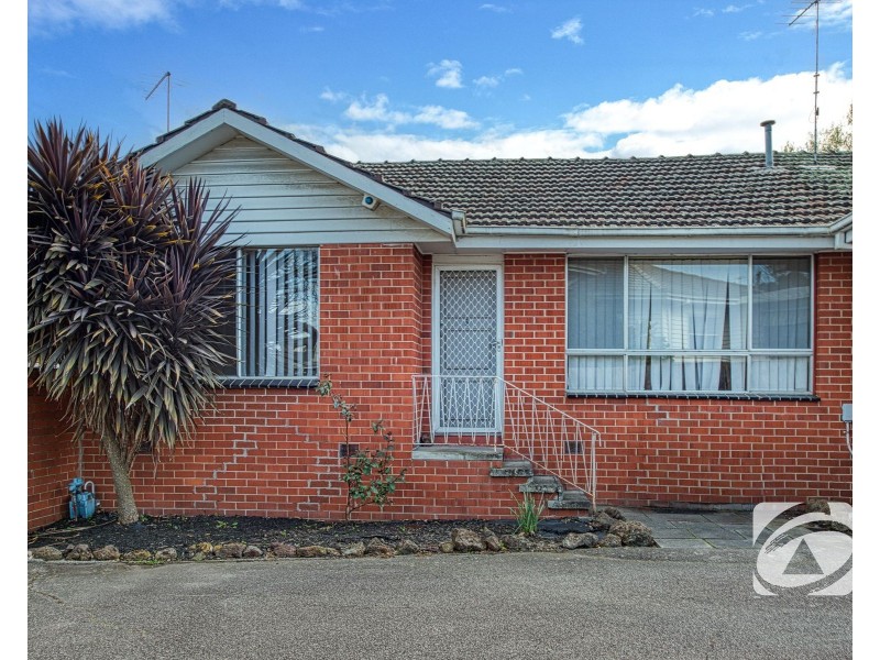 2 & 3/8 Wheeler Street, Berwick VIC 3806