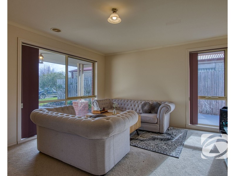 16 Acre Court, Pakenham VIC 3810