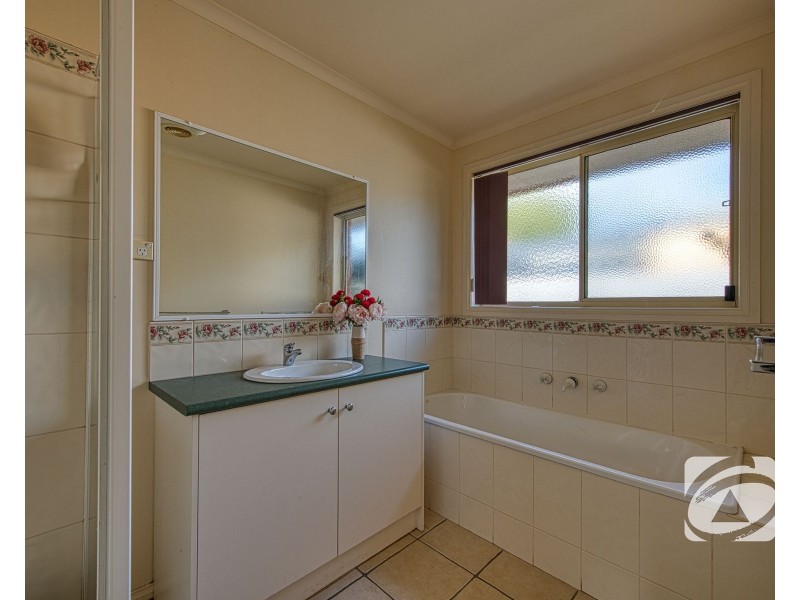 16 Acre Court, Pakenham VIC 3810