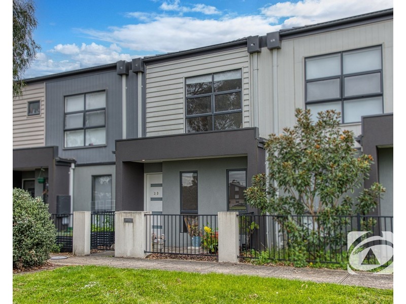 23 Carroll Walk, Pakenham VIC 3810