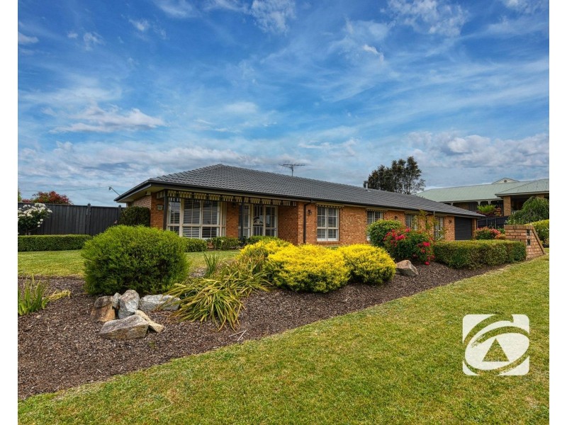 73 Eagle Drive, Pakenham VIC 3810