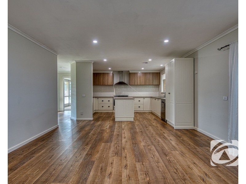 73 Eagle Drive, Pakenham VIC 3810