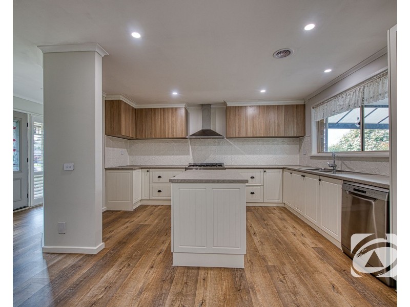 73 Eagle Drive, Pakenham VIC 3810