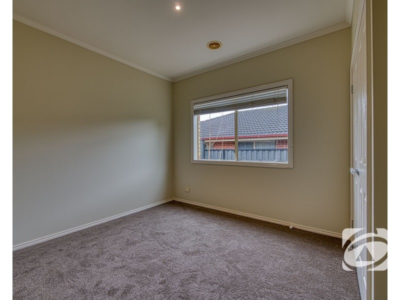 4 Killarney Crescent, Pakenham VIC 3810