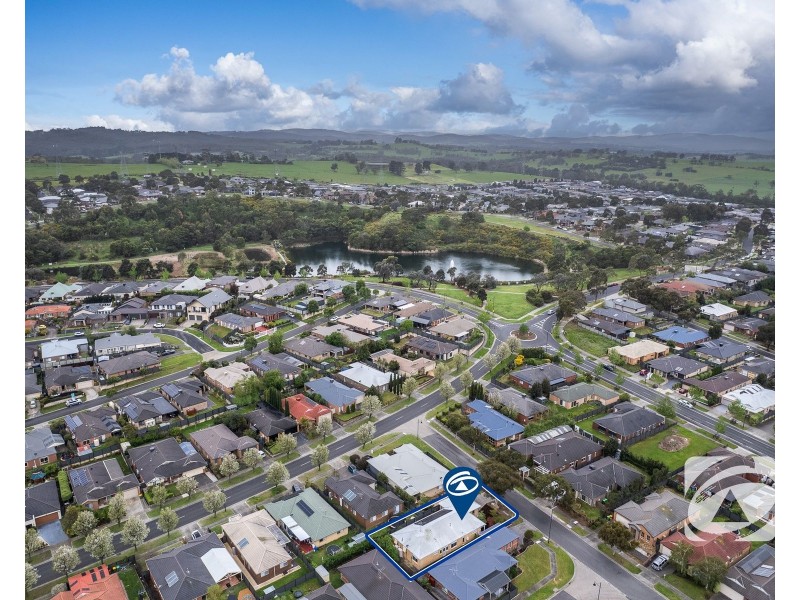 4 Killarney Crescent, Pakenham VIC 3810