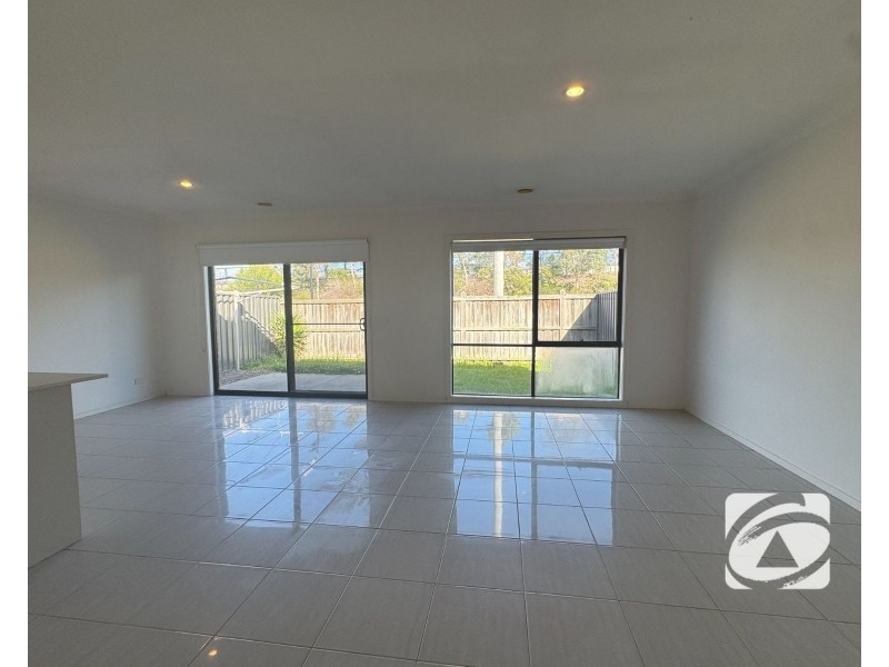 12 Fitzroy Street, Pakenham VIC 3810