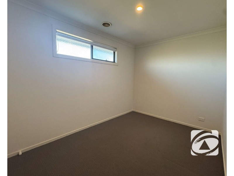 12 Fitzroy Street, Pakenham VIC 3810