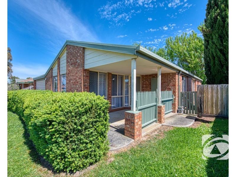 13 Alison Close, Pakenham VIC 3810