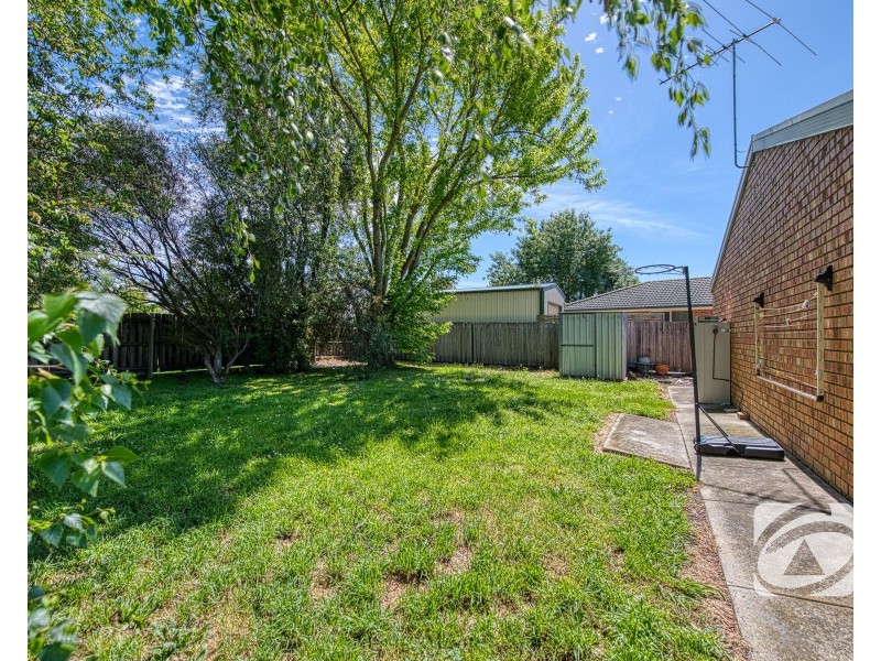 13 Alison Close, Pakenham VIC 3810