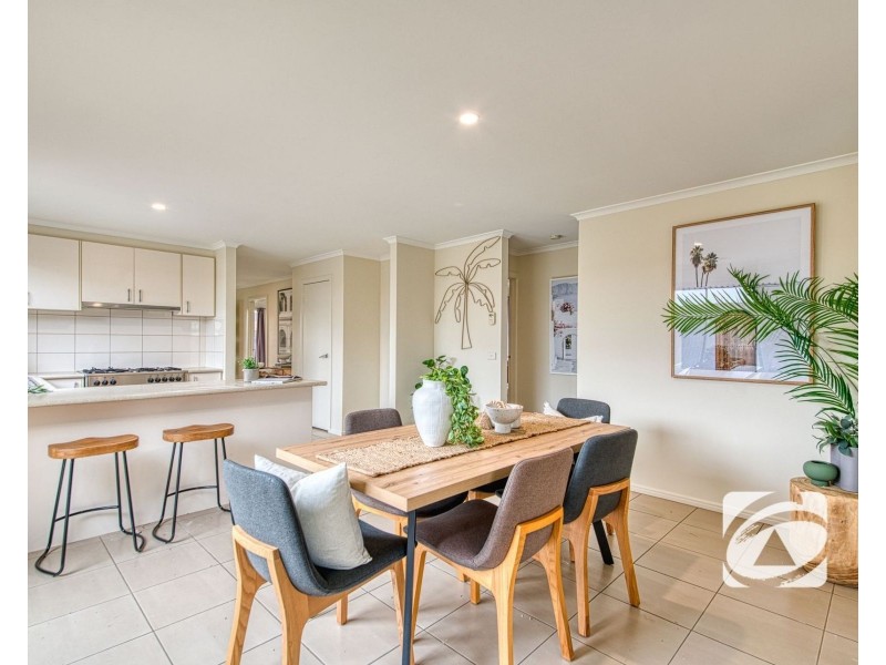 7 Doonie Way, Pakenham VIC 3810
