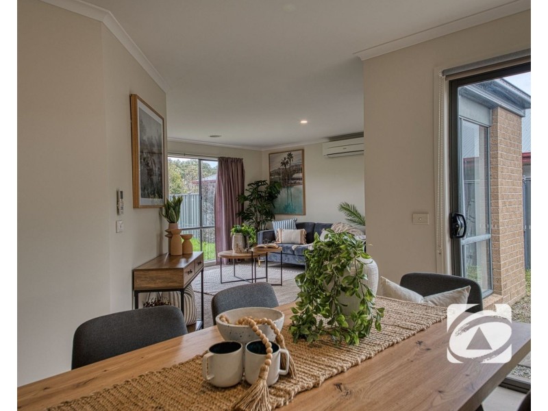 7 Doonie Way, Pakenham VIC 3810