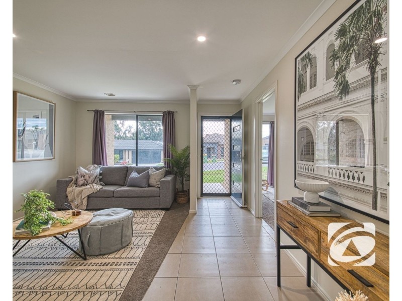 7 Doonie Way, Pakenham VIC 3810