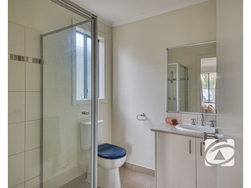 7 Doonie Way, Pakenham VIC 3810