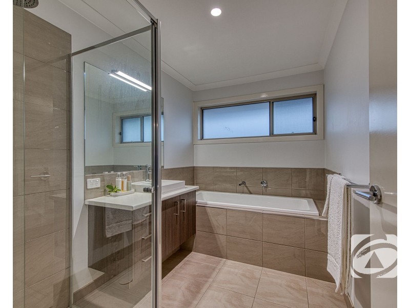 2/5 Kerry Place, Garfield VIC 3814