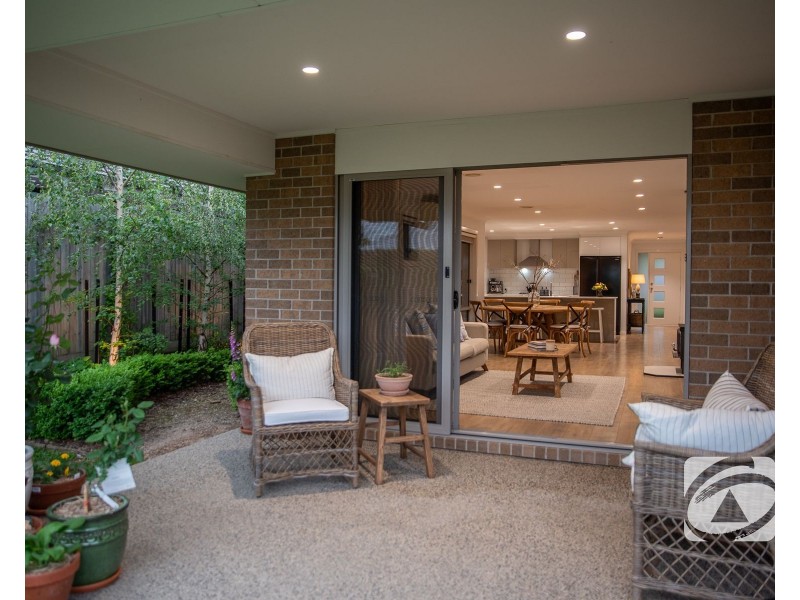 2/5 Kerry Place, Garfield VIC 3814