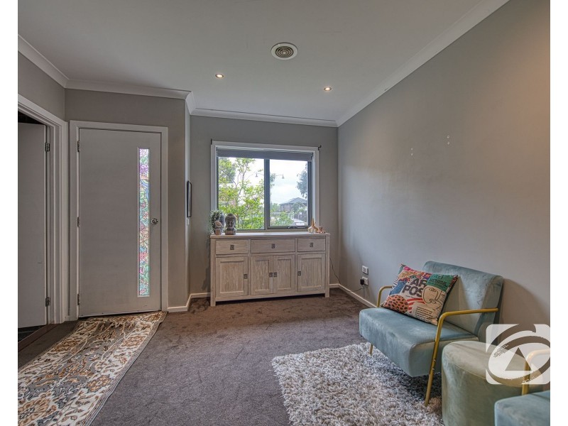 2/180 Henry Road, Pakenham VIC 3810