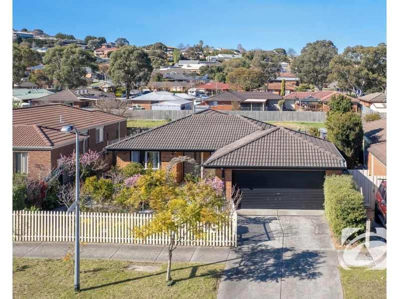 34 Parman Avenue, Pakenham VIC 3810