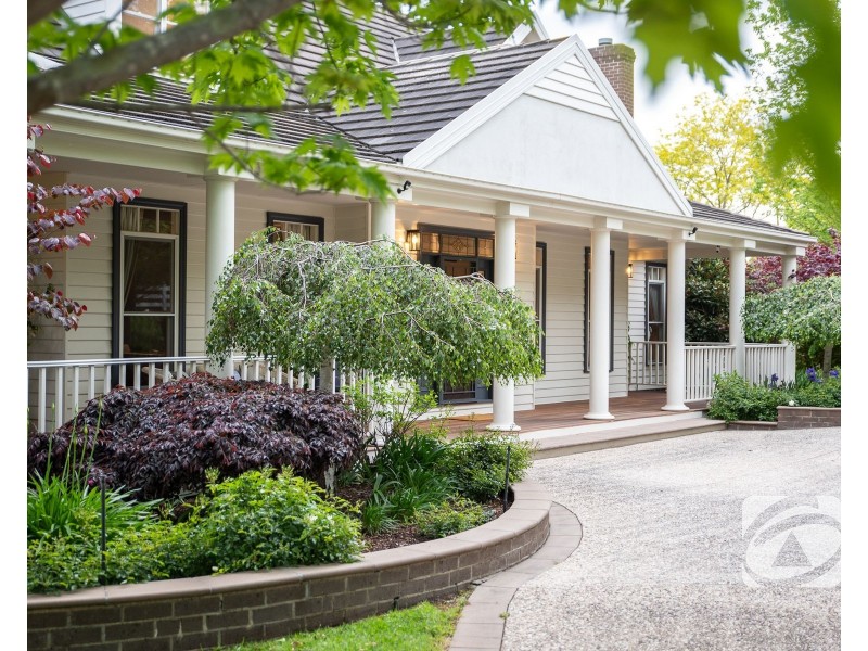 12 Farm Lane, Berwick VIC 3806