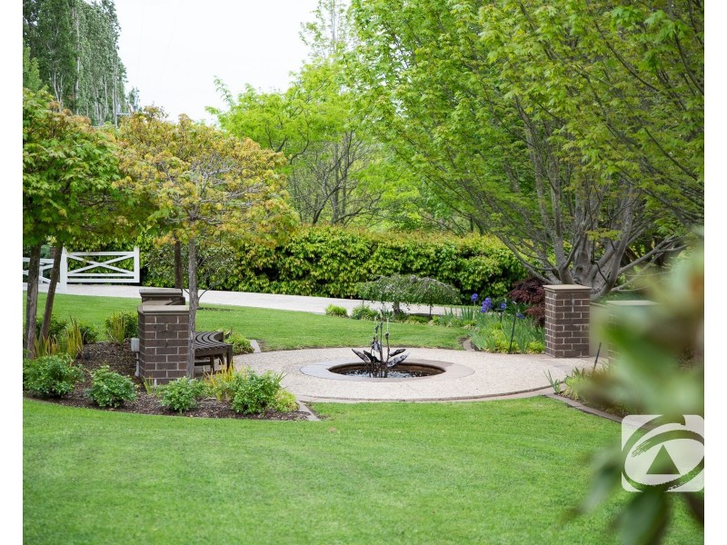 12 Farm Lane, Berwick VIC 3806