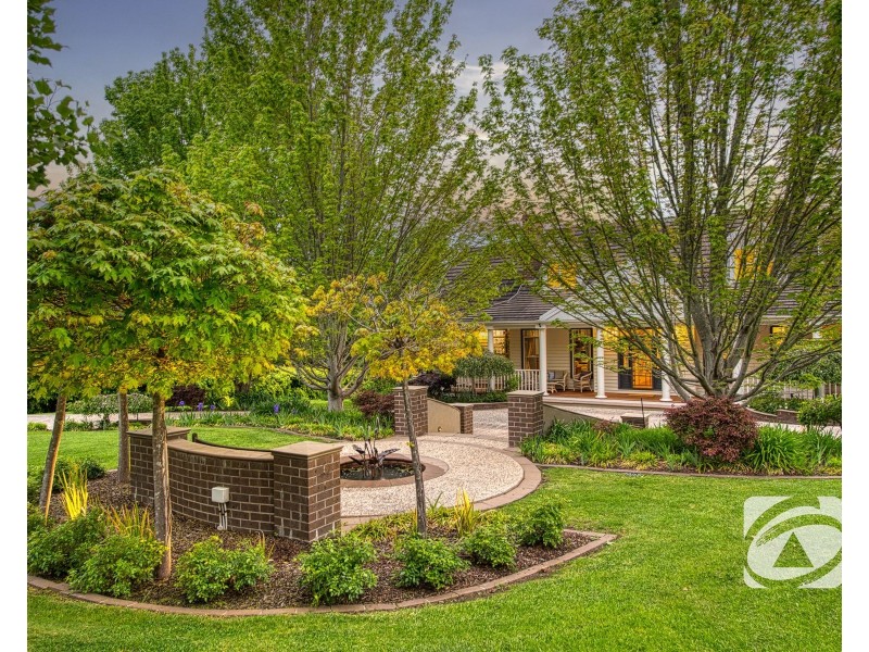 12 Farm Lane, Berwick VIC 3806