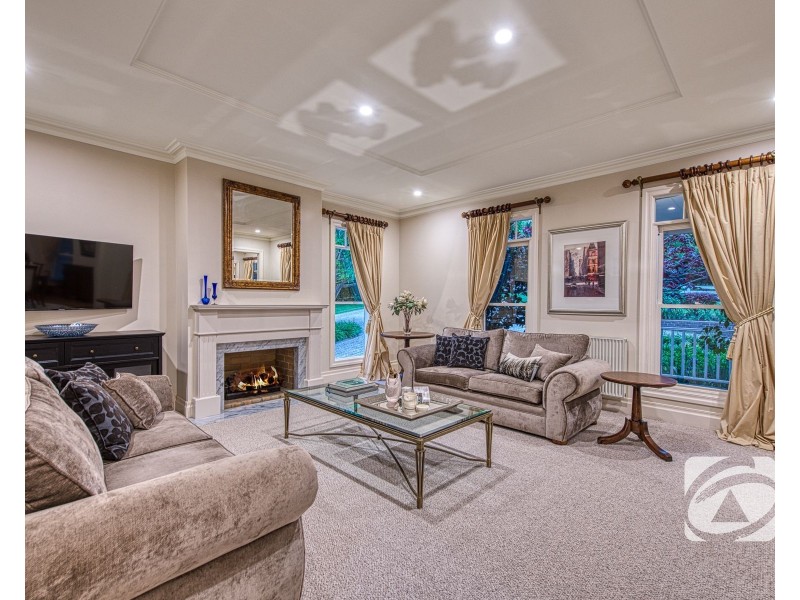 12 Farm Lane, Berwick VIC 3806