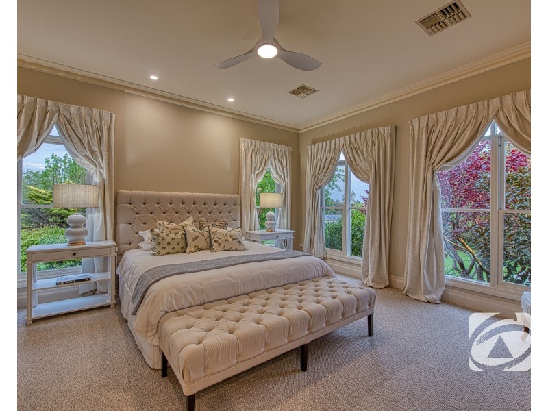 12 Farm Lane, Berwick VIC 3806