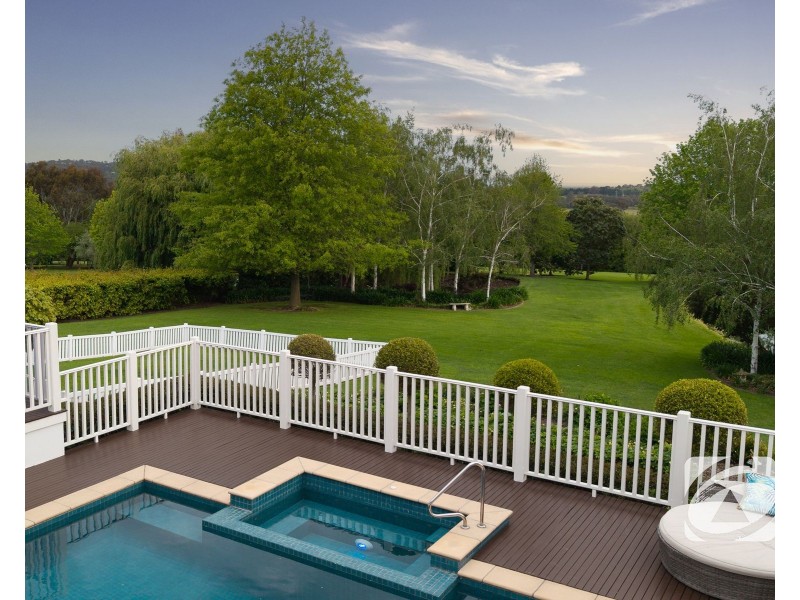 12 Farm Lane, Berwick VIC 3806