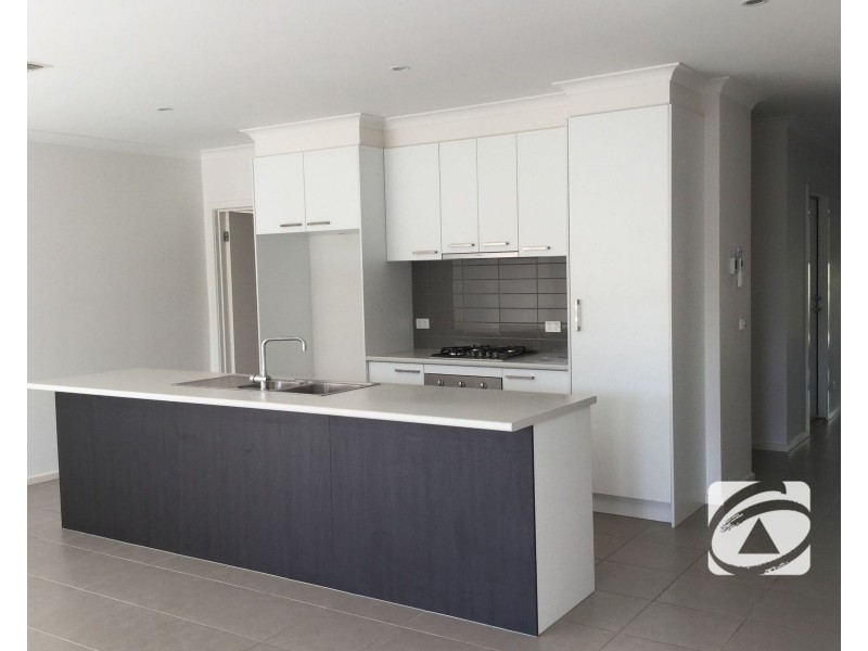 29/23 Atlantic Drive, Pakenham VIC 3810