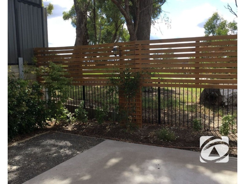 29/23 Atlantic Drive, Pakenham VIC 3810