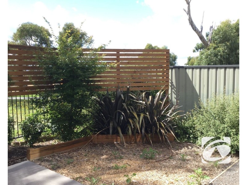 29/23 Atlantic Drive, Pakenham VIC 3810