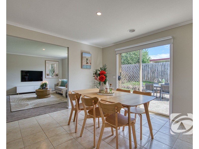 9 Torre Road, Pakenham VIC 3810