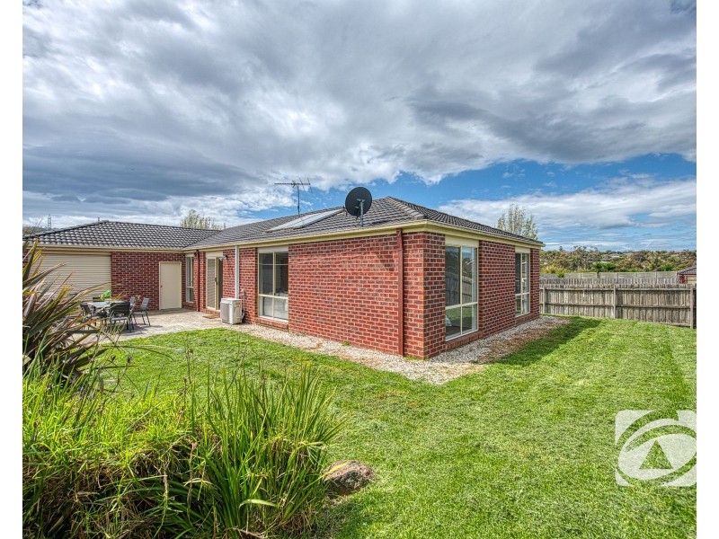 9 Torre Road, Pakenham VIC 3810