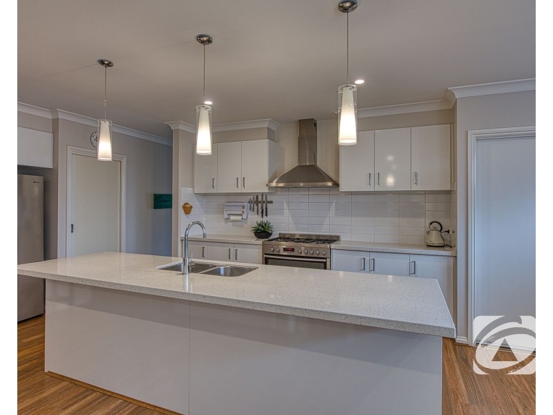 5 Burgess Avenue, Officer VIC 3809