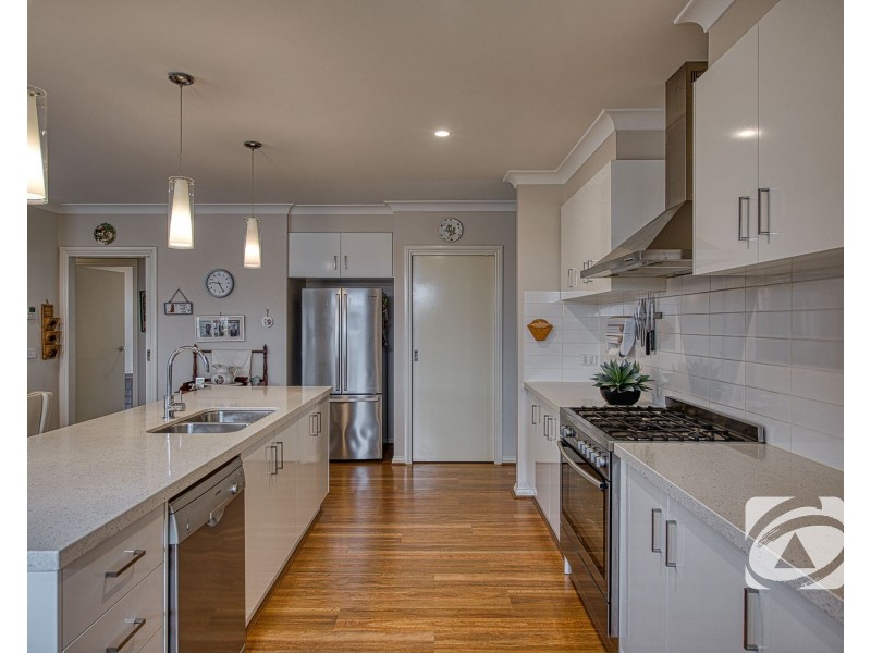 5 Burgess Avenue, Officer VIC 3809