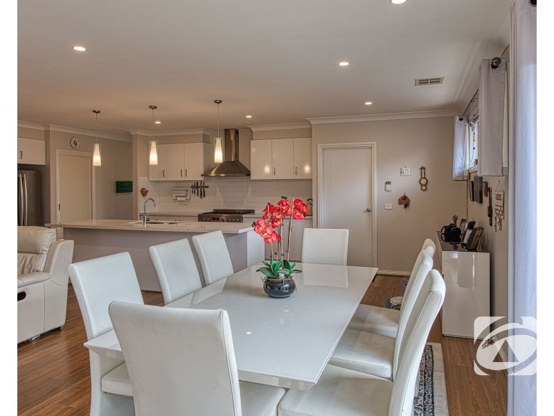 5 Burgess Avenue, Officer VIC 3809