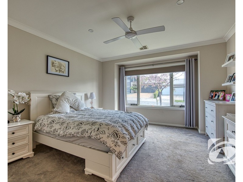 5 Burgess Avenue, Officer VIC 3809