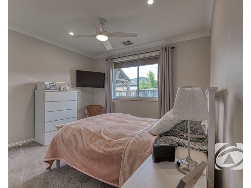 5 Burgess Avenue, Officer VIC 3809